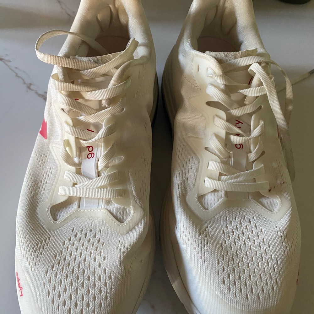 GDefyr sneakers mens 8 womens 9.5